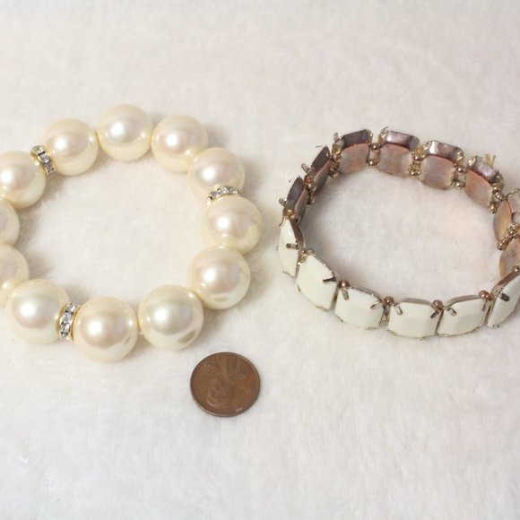 Y2K Rectangle Stretch & 1990s Large Chunky Rhinestone Pearl Bracelet Set - Picture 4 of 5